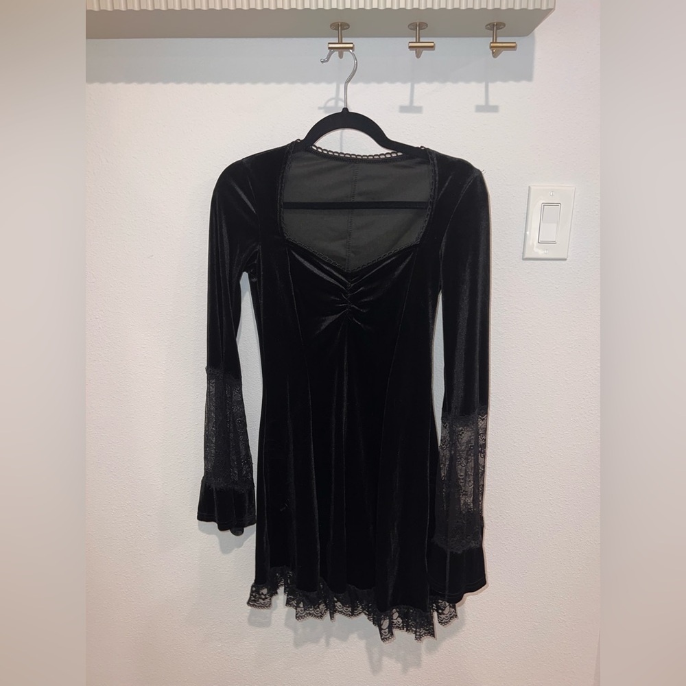 NWOT Gothic Lace and Velvet Dress
